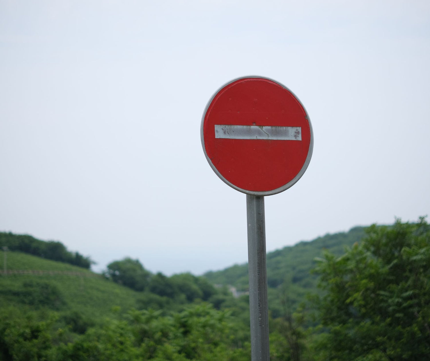 Welche Substanzen, Nahrungsmittel und Lebensgewohnheiten verstärken eine Xerostomie?