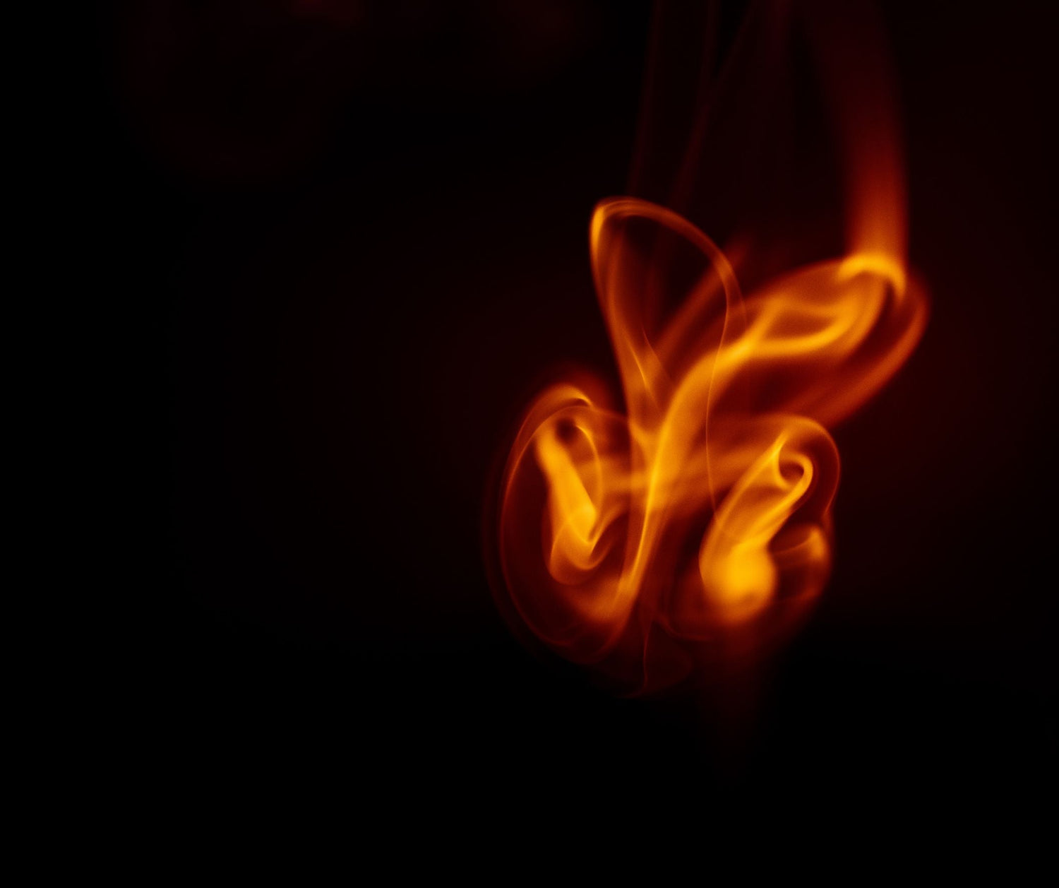 Wer die Ursache erkennt und gezielt gegensteuert – mit konsequenter Befeuchtung (z. B. durch Sensoral®), Reduktion von Reizen und Stärkung der Schleimhaut – kann die Beschwerden deutlich reduzieren.