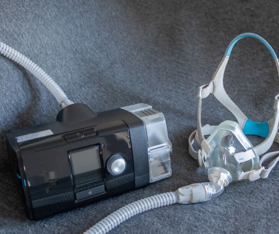 Die CPAP-Therapie ist eine wichtige Behandlung bei Schlafapnoe, kann jedoch bei manchen Menschen zu trockenen Schleimhäuten im Mund führen. 