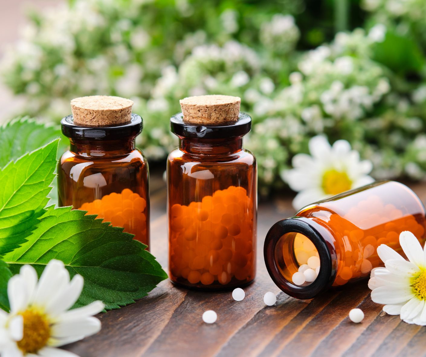 Homöopathische Mittel werden zwar bei Mundtrockenheit empfohlen, für eine spezifische Wirksamkeit gegen Xerostomie fehlen jedoch überzeugende wissenschaftliche Belege.